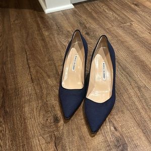 EUC Classic Manolo Blahnik  Navy Pumps Stiletto Heels